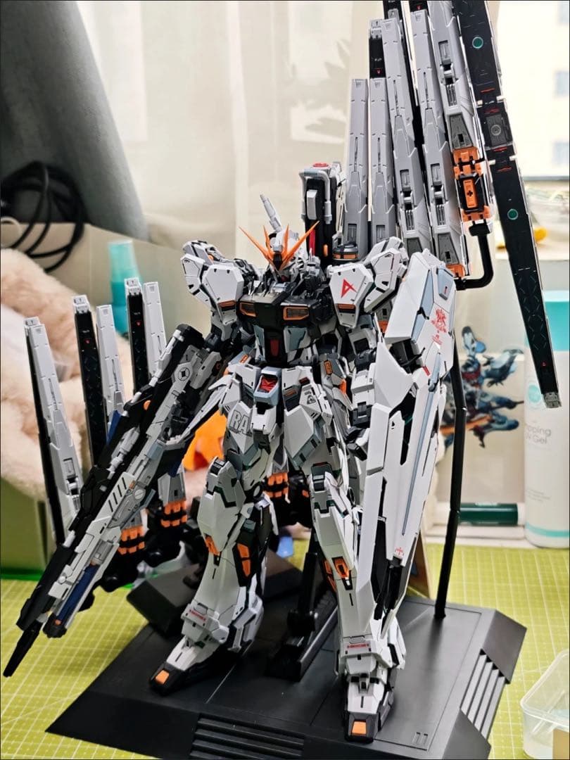 海外プラモ　 1/100 CMM-V νガンダム　ダブルファンネル付き