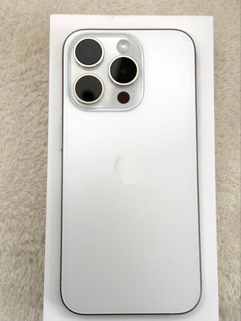 Apple iPhone 15Pro 125GB ホワイト本体