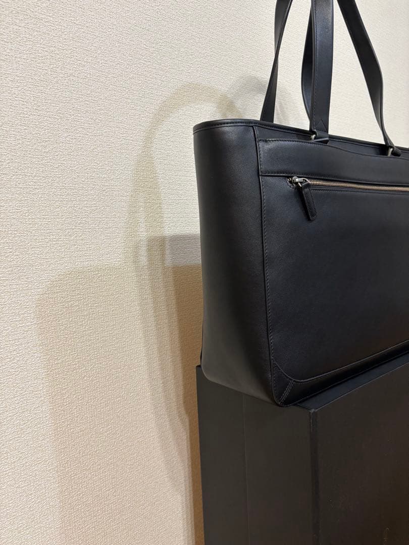 極美品　evoon 本革トートバッグ　自立　収納多数