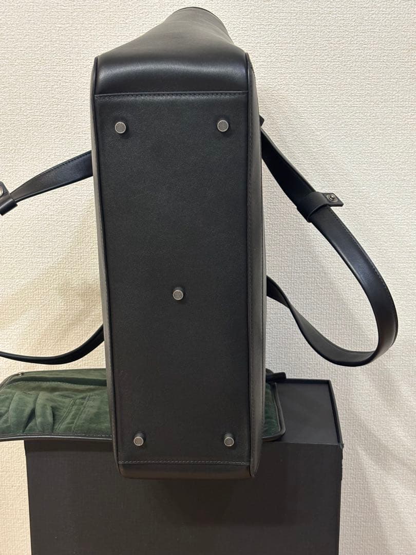 極美品　evoon 本革トートバッグ　自立　収納多数