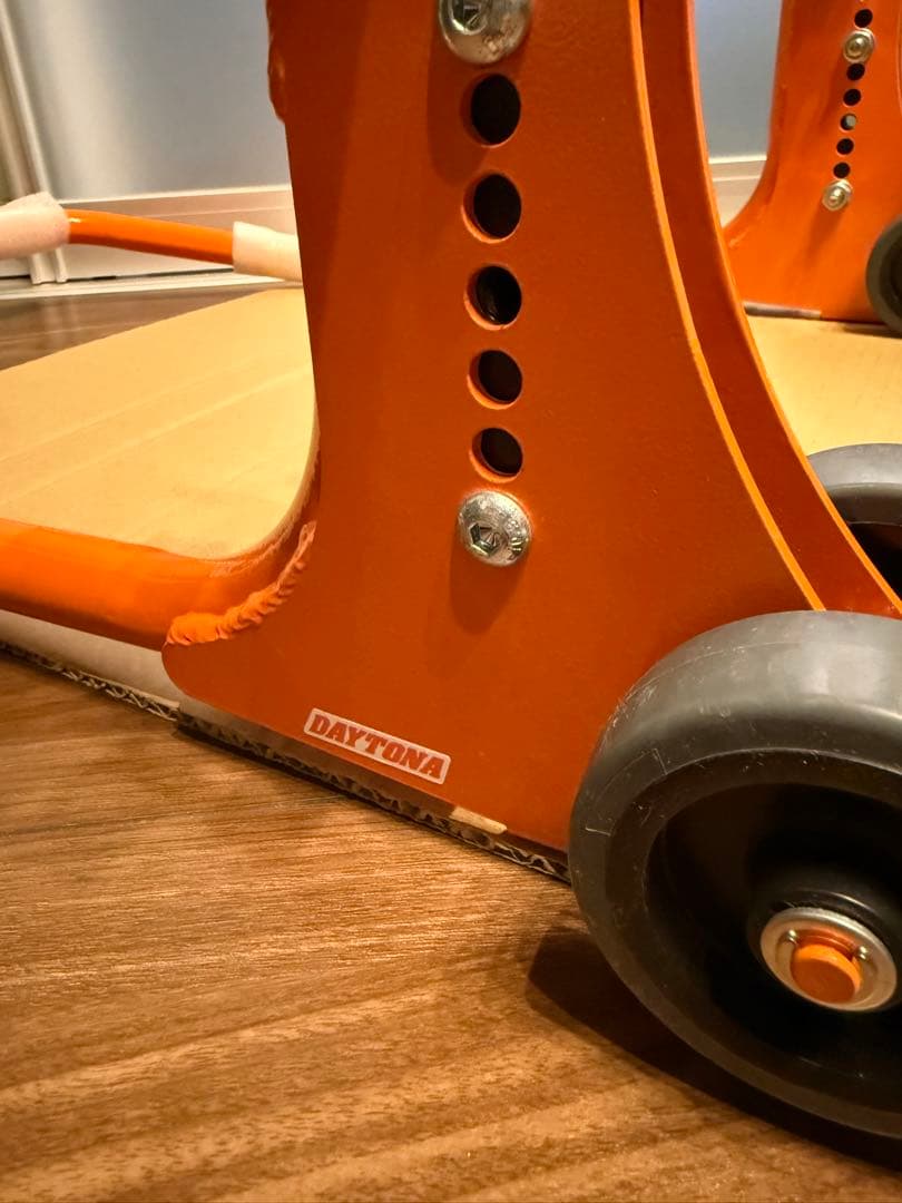 【最終値下げ！】　デイトナ　メンテナンススタンド