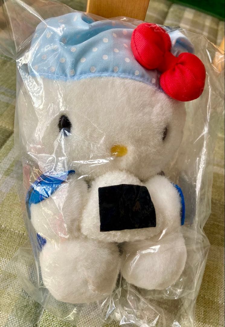 ご当地キティ　ハローキティ ぬいぐるみ新潟おにぎり＆笹団子のセット　2001年他