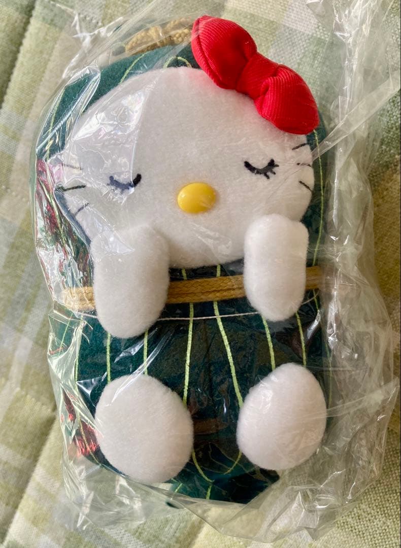 ご当地キティ　ハローキティ ぬいぐるみ新潟おにぎり＆笹団子のセット　2001年他