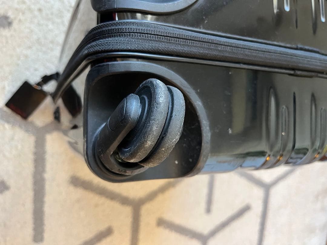 TUMI スーツケース 黒(機内持ち込み可)