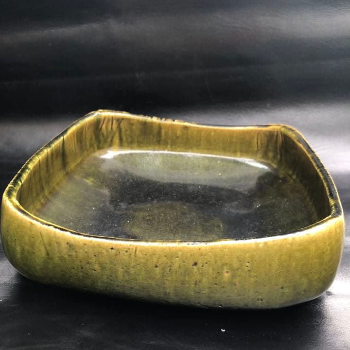 古美術品◼️蔵からかなりステキな深い緑色の可愛らしい四角い陶器が出て来ました、