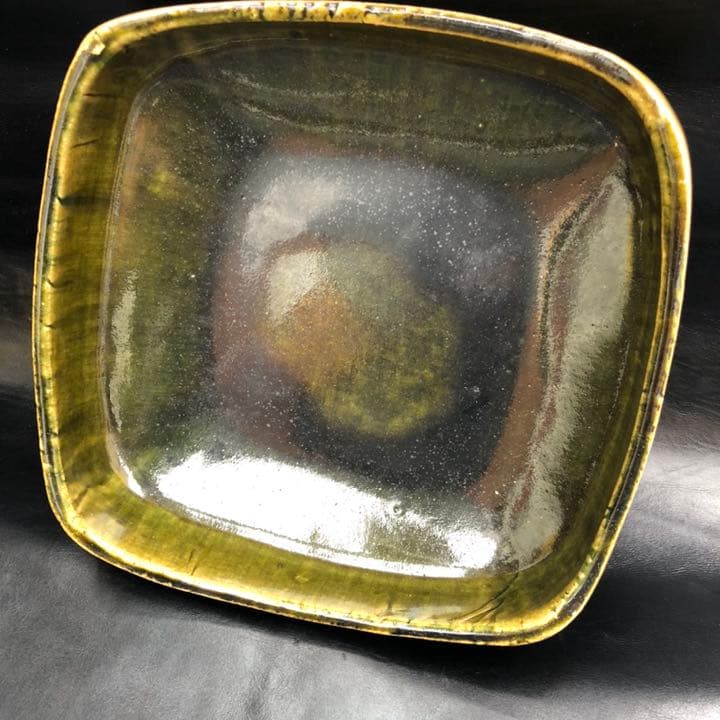 古美術品◼️蔵からかなりステキな深い緑色の可愛らしい四角い陶器が出て来ました、