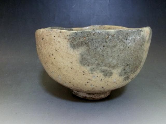 茶碗■時代物 古い白釉黒紋硬碗 桃山時代 灰釉 波口縁 出 古玩 茶道具 骨董■