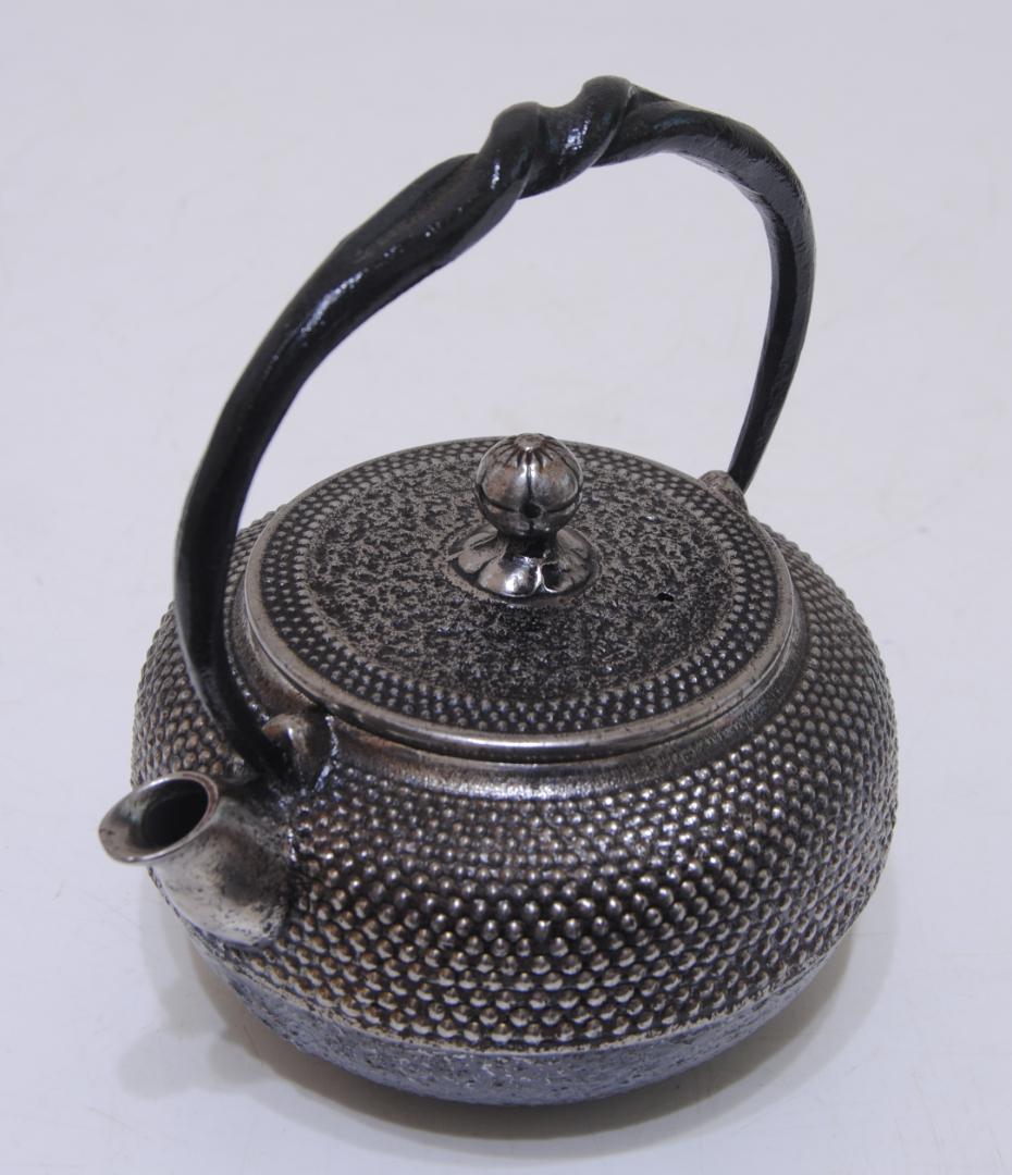 南部鉄器 ★ 岩鋳 ★ 清末 作 ★ 砂鉄 急須 茶道具 鉄瓶