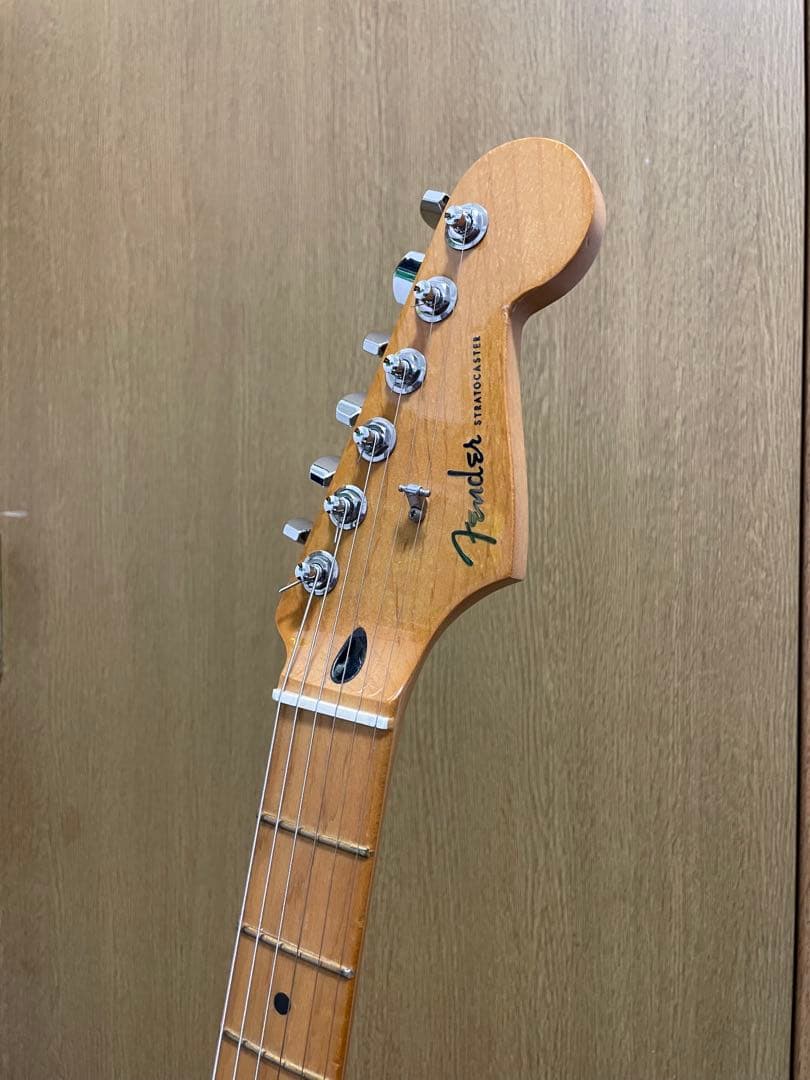Fender ストラトキャスター tequila sunrise