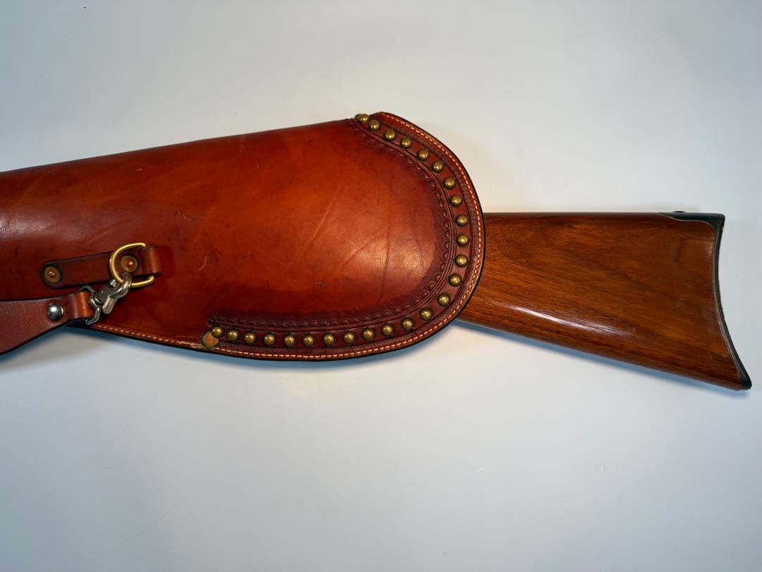 ウィンチェスターM 1873カービン用レザー製スタッズ付きライフルケース