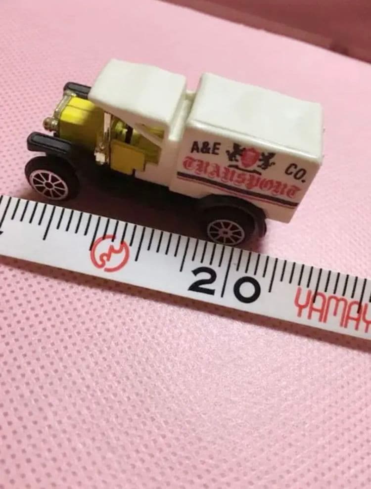 ミニカー✨黄色 海外デザイン