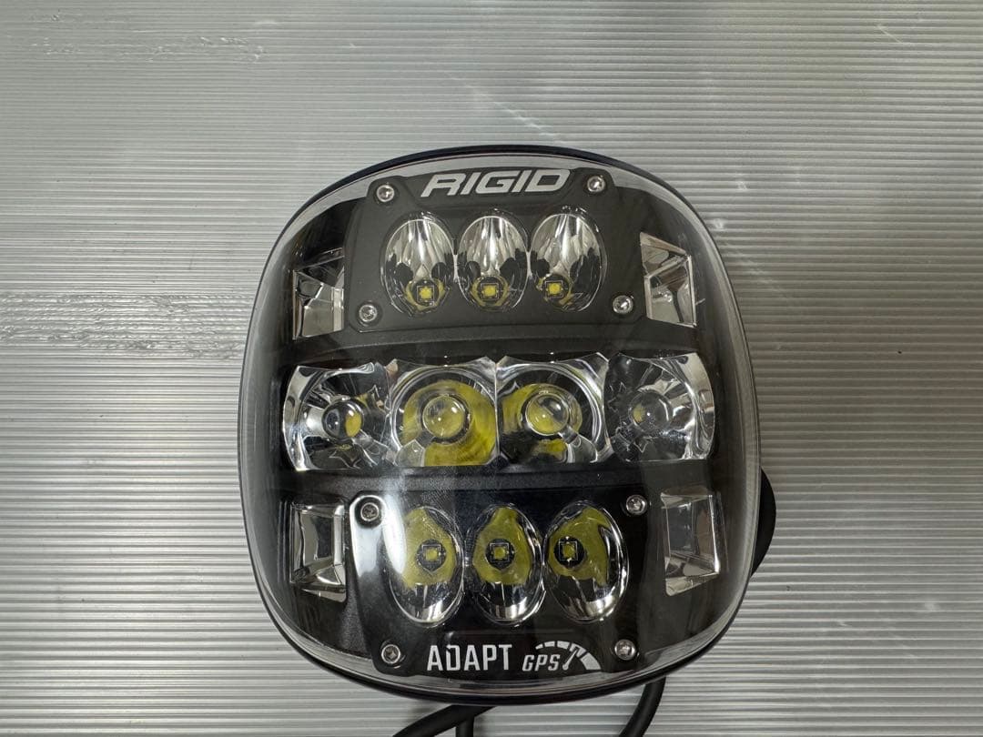 ローライダーSTリジットアダプトLEDヘッドライト　マウントブラケット