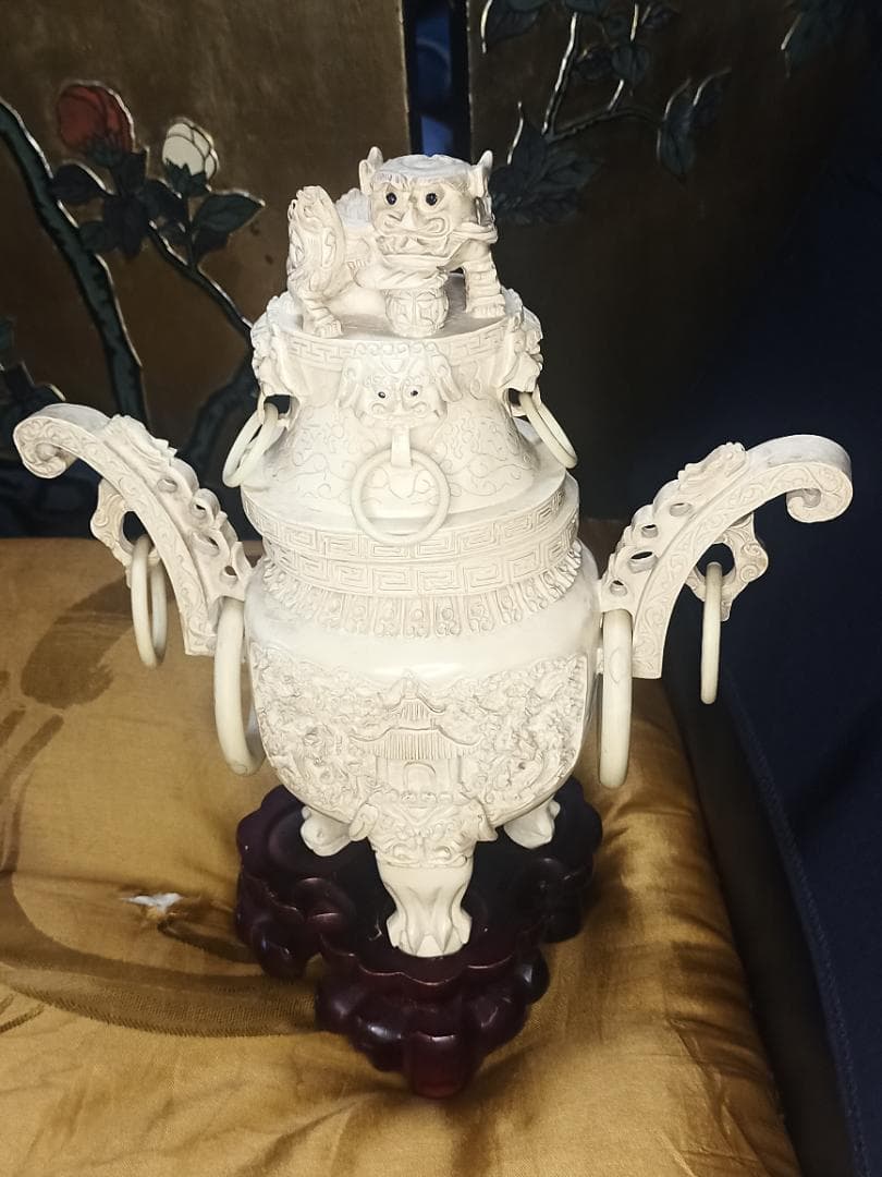 獅子彫刻 木製スタンド付き 飾り香炉 彫刻 骨董風 インテリア