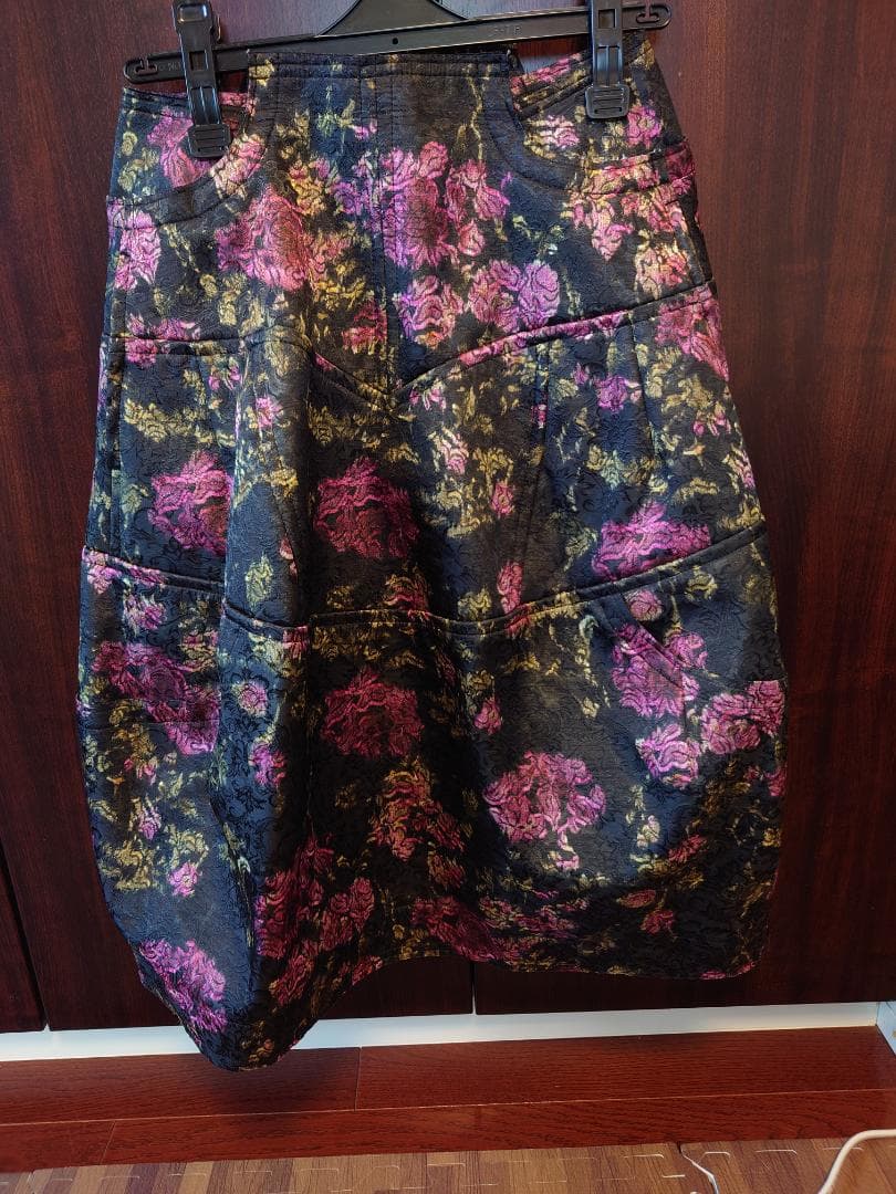 ぎゅなCOMMEdesGARCONS花柄スカート 黒 ピンク 紫