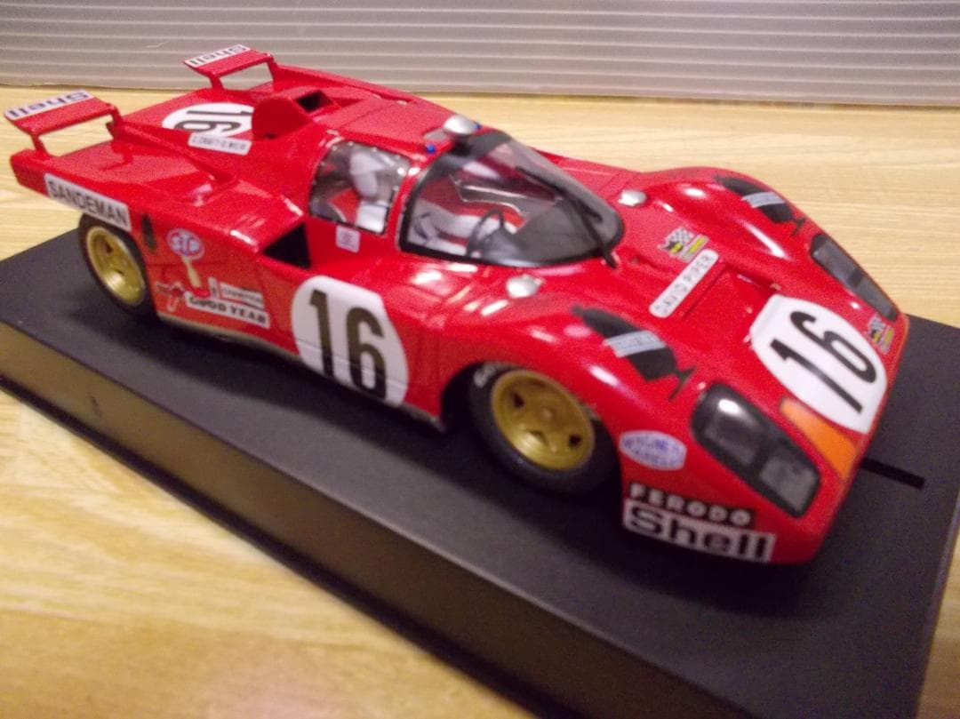 Slot.it Lola T70 1/32 レッド 16