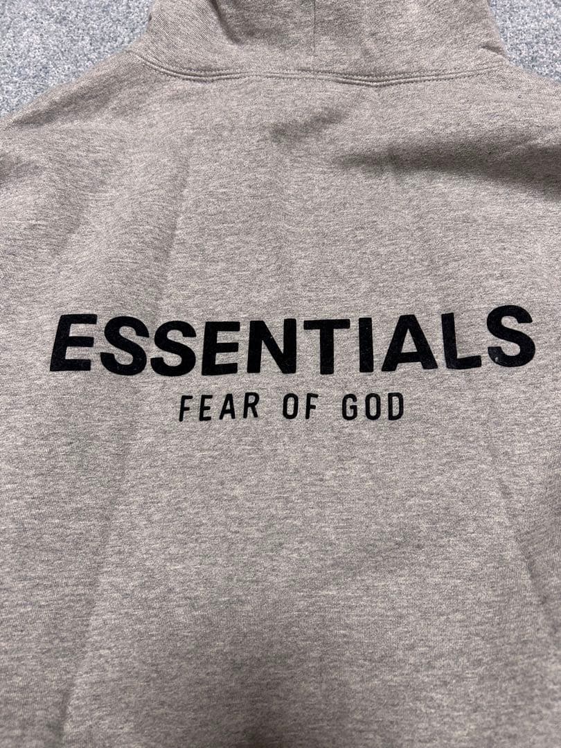 エッセンシャルズ　パーカー　フーディ