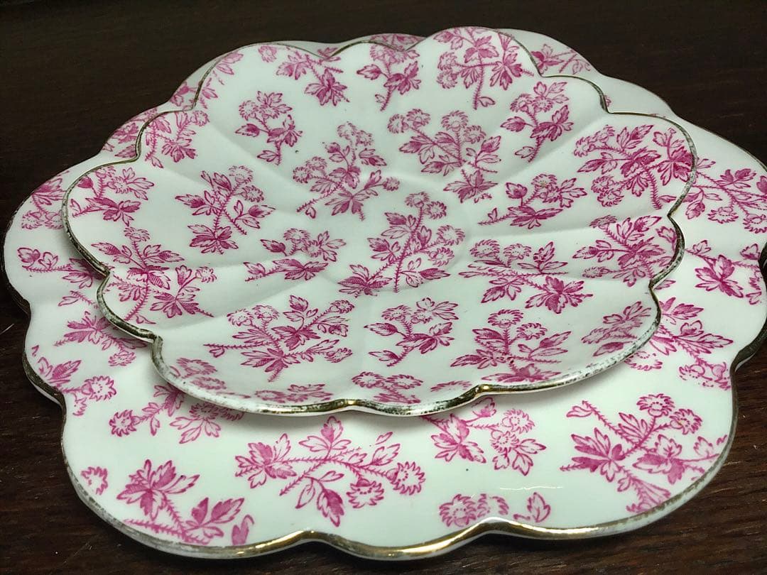 ワイルマン②◆ トリオ ◆レア ピンク シェリー デイジーシェイプ ティーカップ