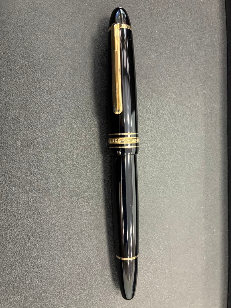 【美品】モンブラン　黒い万年筆 14K 金ペン先 モデル4810
