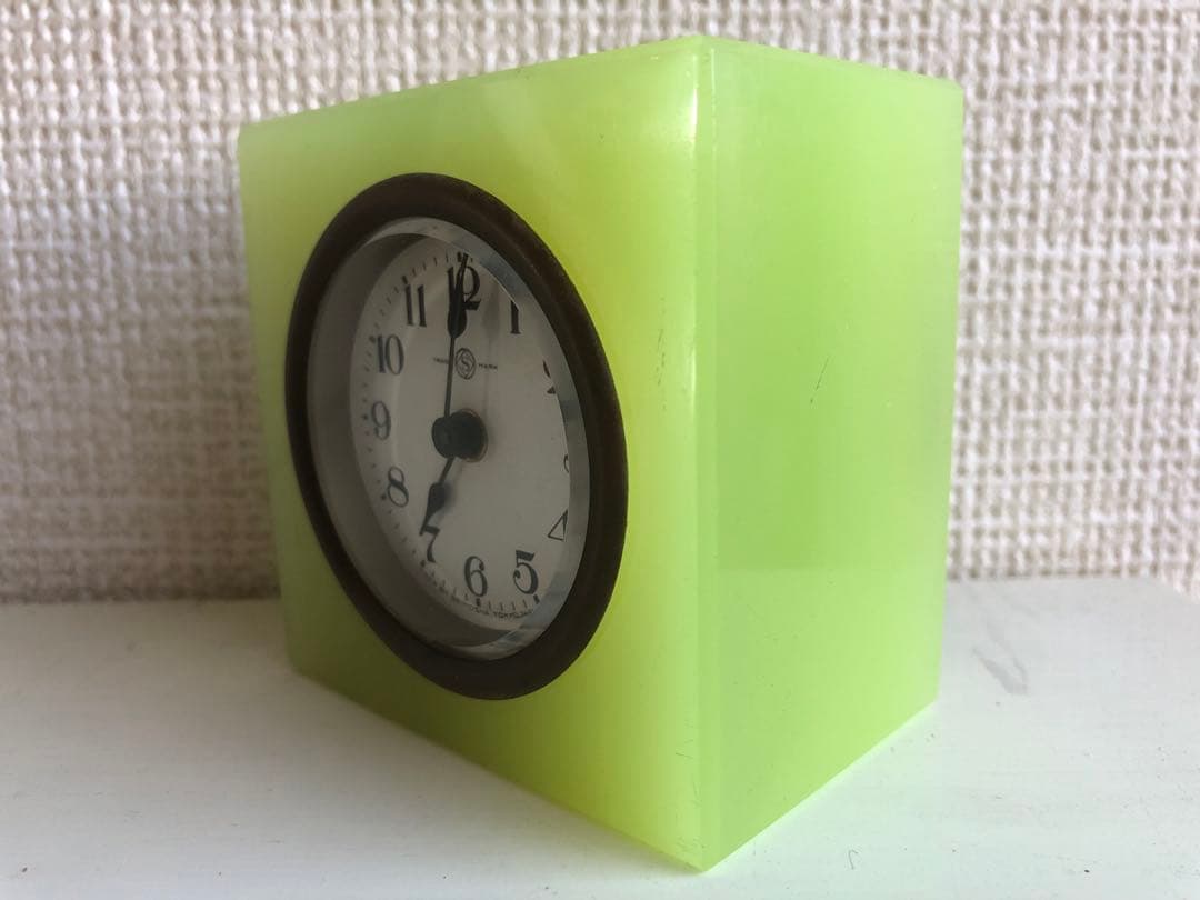 精工舎　ウランガラス置き時計　アンティーク　レトロ　骨董品　置き時計