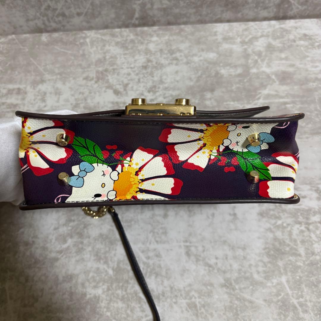 H250 美品✨FURLA フルラ　ショルダーバッグ　キティ　コラボ　チェーン