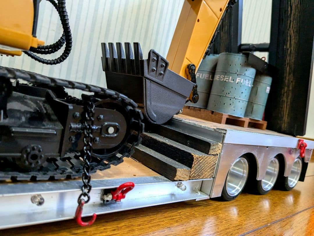 1/14トレーラー　重機運搬低床キャリアカー、　ショベルカー、ホイールローダー