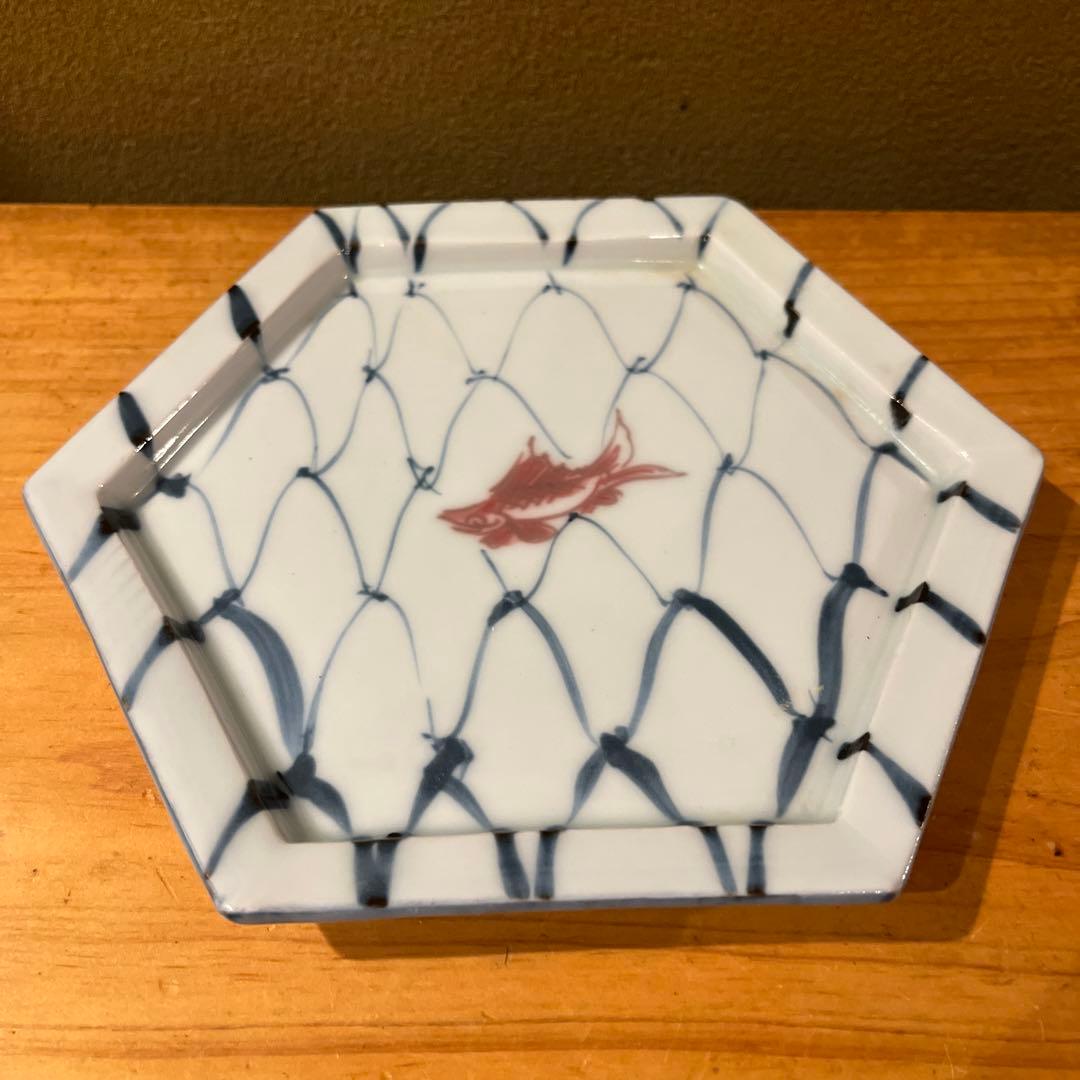 加藤卓男　　　紅魚綱紋六方皿　　５枚