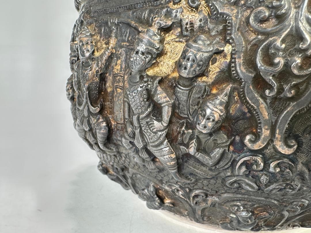 仏教美術　純銀 565g　人物図　鉢　仏具　チベット　ネパール　時代