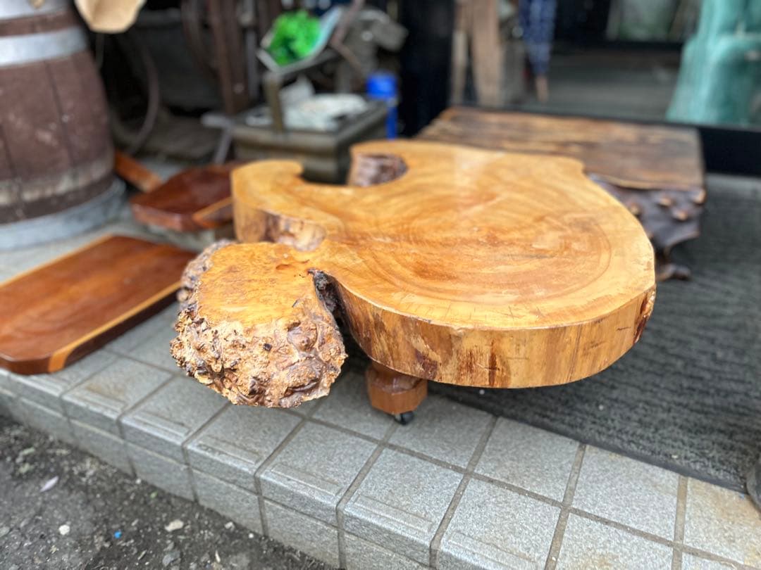 切り株座卓、木株座卓、ゴブのテーブル、鑑賞台、飾り台、タイヤ付き座卓