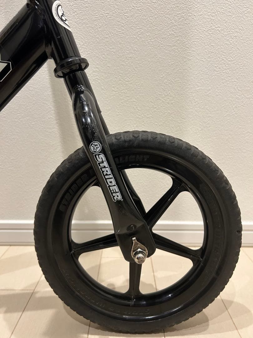 ストライダー ブラック 12インチ スポーツモデル 本体 ブラック 日本正規品