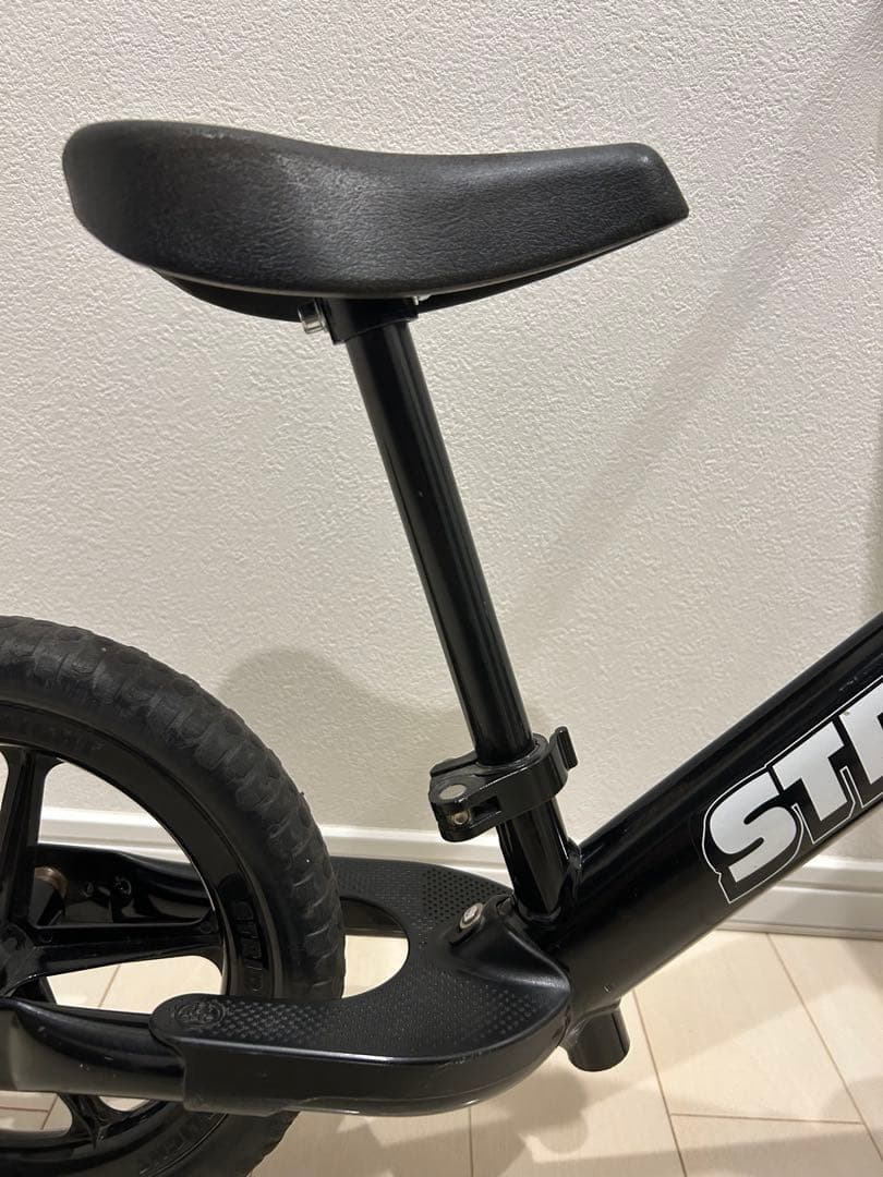 ストライダー ブラック 12インチ スポーツモデル 本体 ブラック 日本正規品