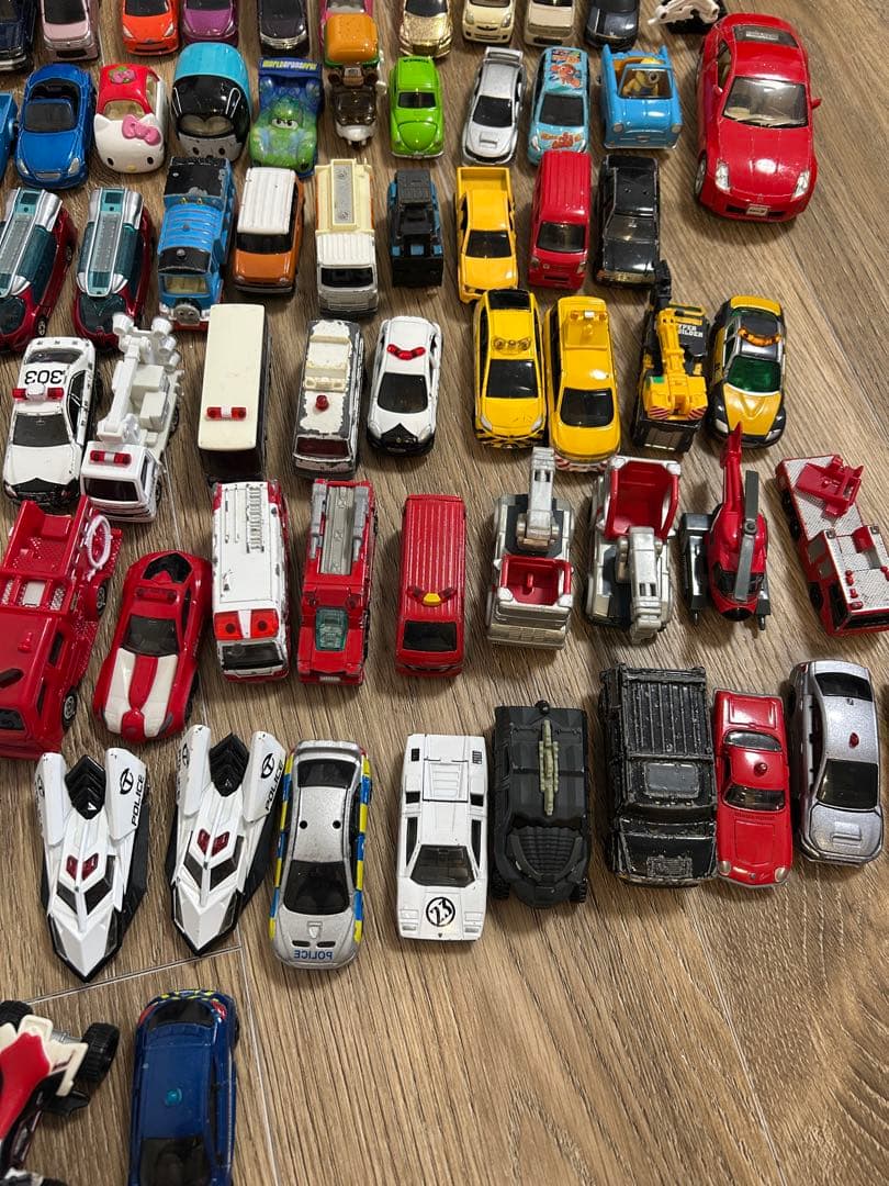 トミカ 約200台 ➕変形ロボット