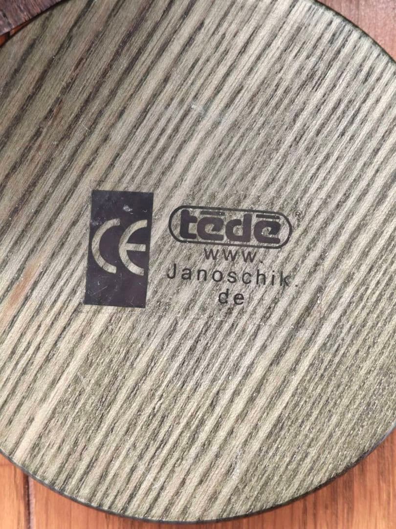 木製カエルの貯金箱と置物