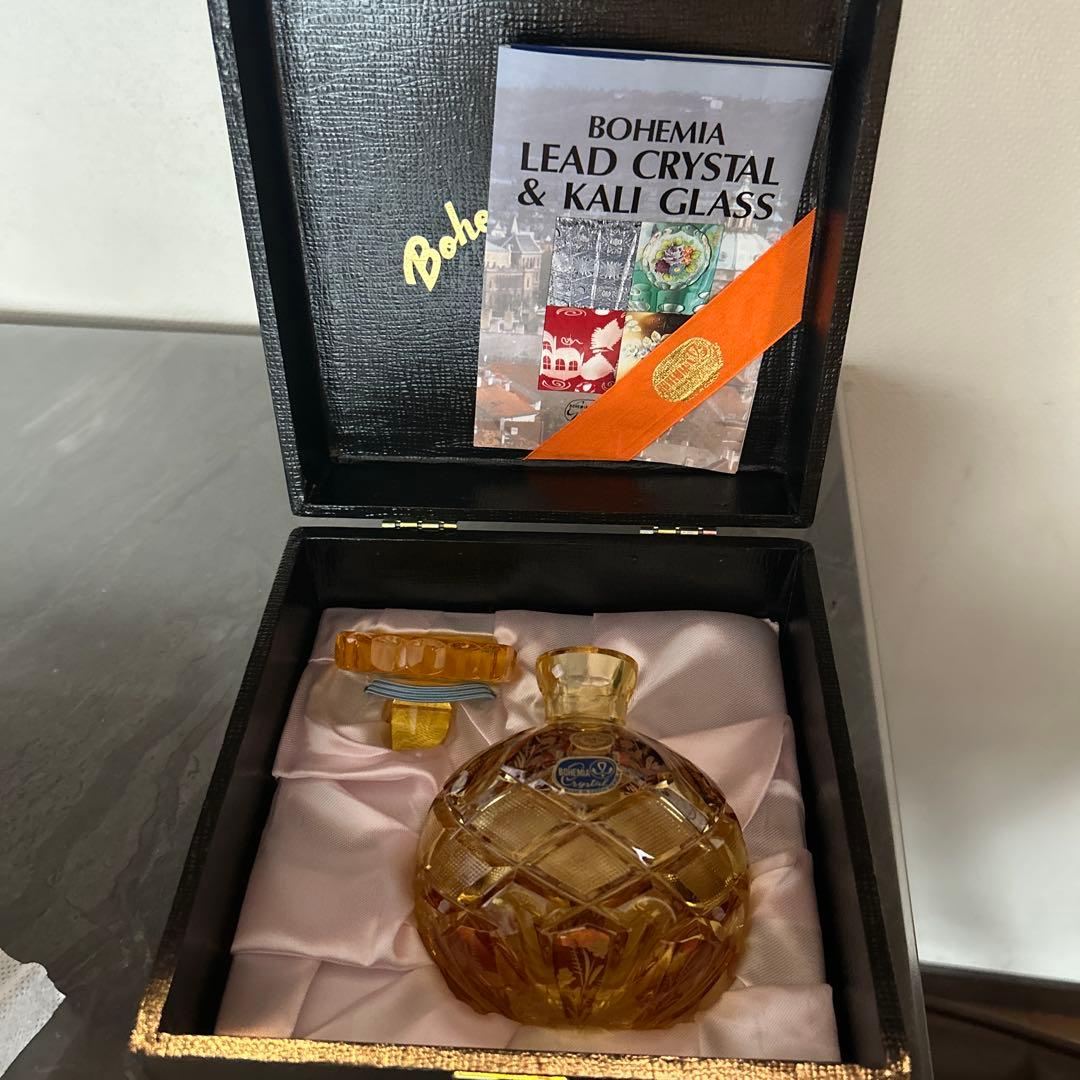 ボヘミア・ガラス　デキャンタ