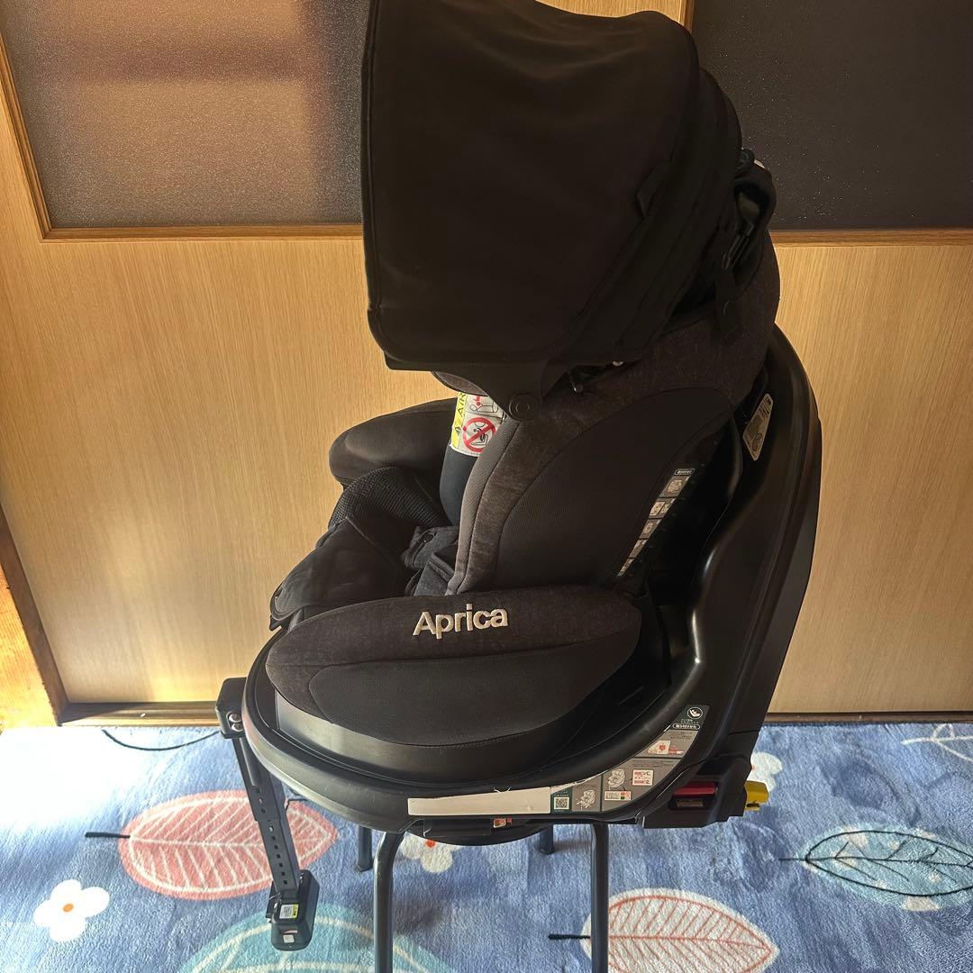 アップリカフラディアグロウ ISOFIX 回転 ピュアブラック93505