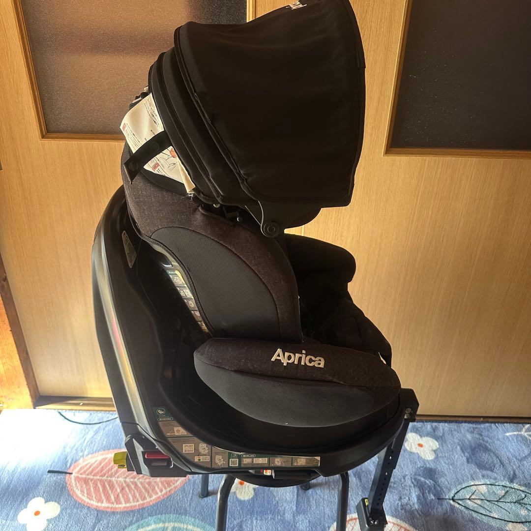 アップリカフラディアグロウ ISOFIX 回転 ピュアブラック93505