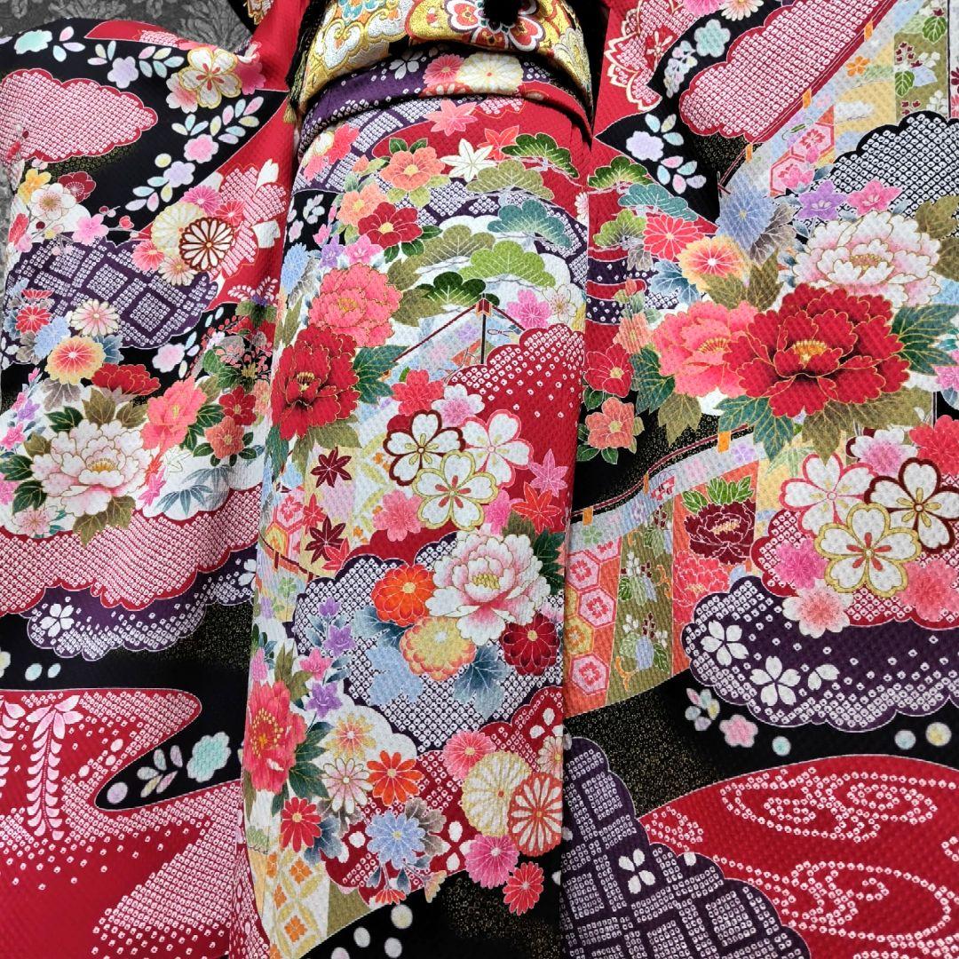 振袖フルセット(7点)・総絞り・エンボス加工・古典柄・金駒刺繍・花模様・金彩加工