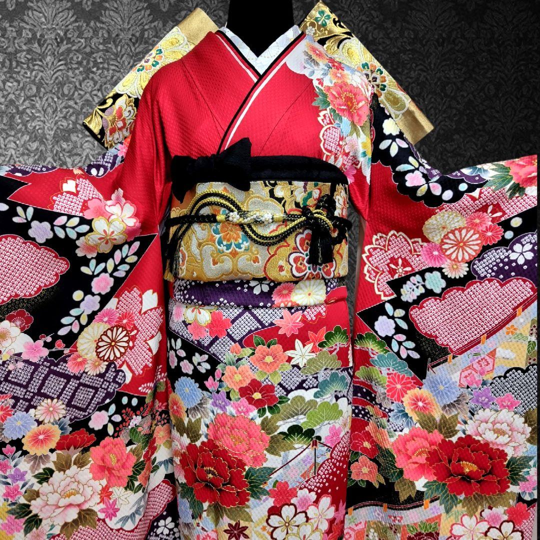 振袖フルセット(7点)・総絞り・エンボス加工・古典柄・金駒刺繍・花模様・金彩加工