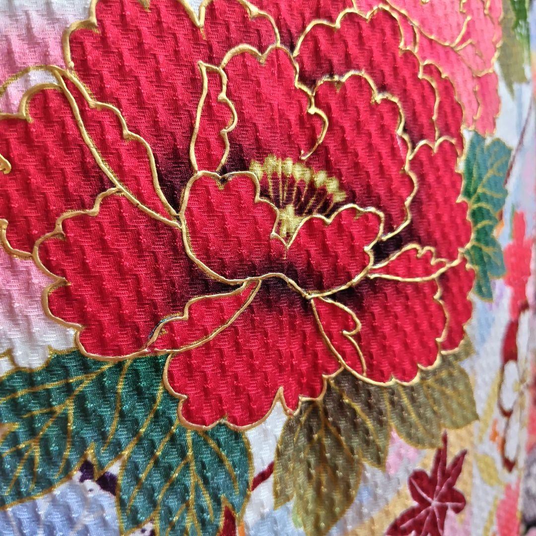 振袖フルセット(7点)・総絞り・エンボス加工・古典柄・金駒刺繍・花模様・金彩加工