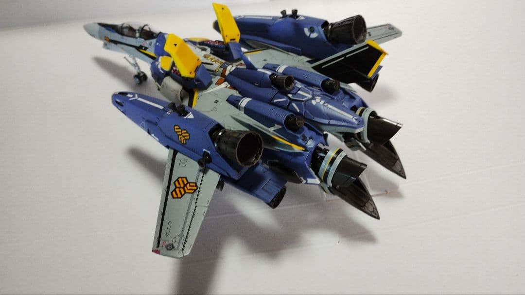 プラモデル完成機　1/72　VF-25F/S　SUPER MESSIAH