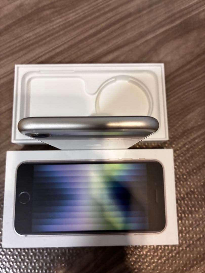 Apple iPhone SE (第3世代) ホワイト 本体 64GB