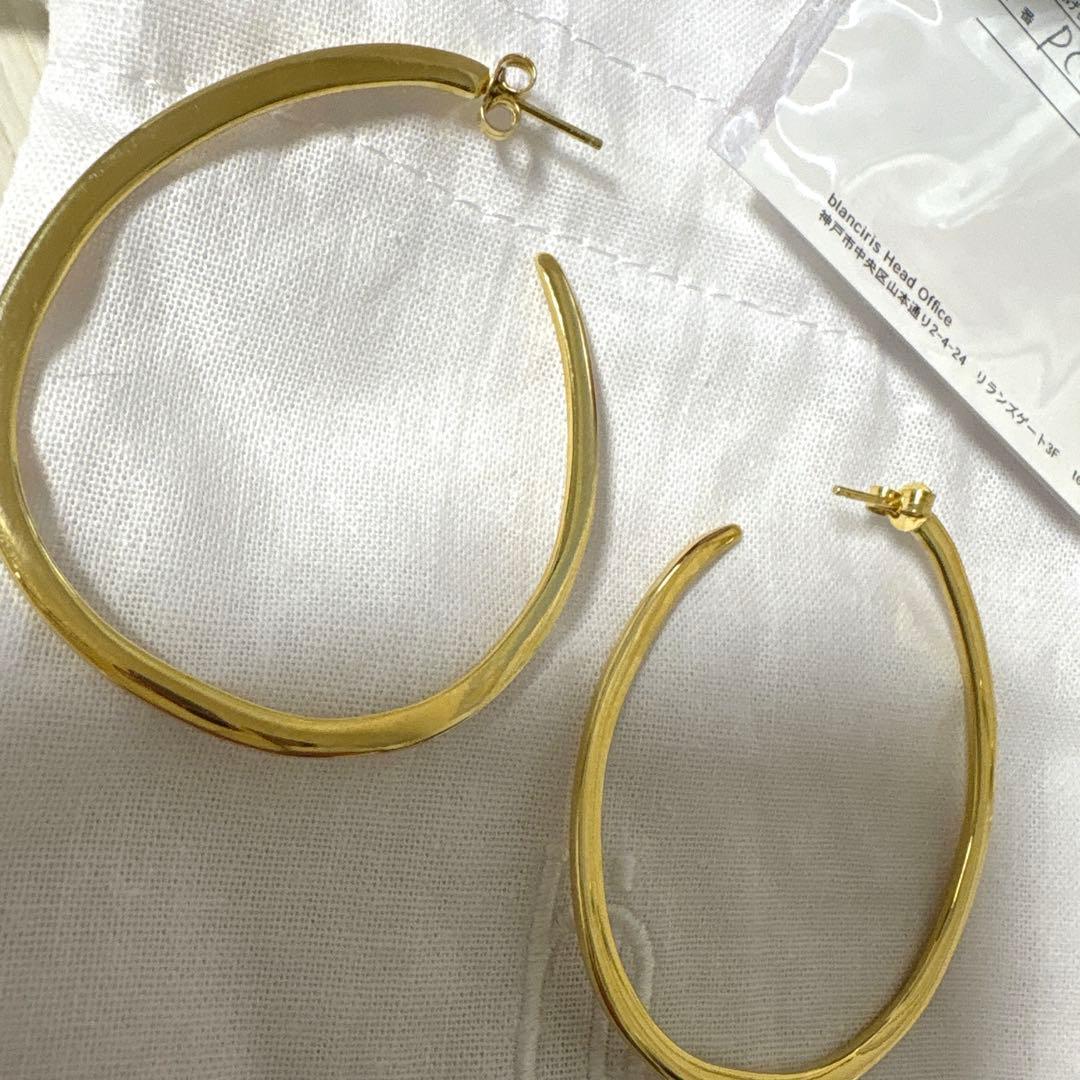 ブランイリス　フープピアス　ゴールド