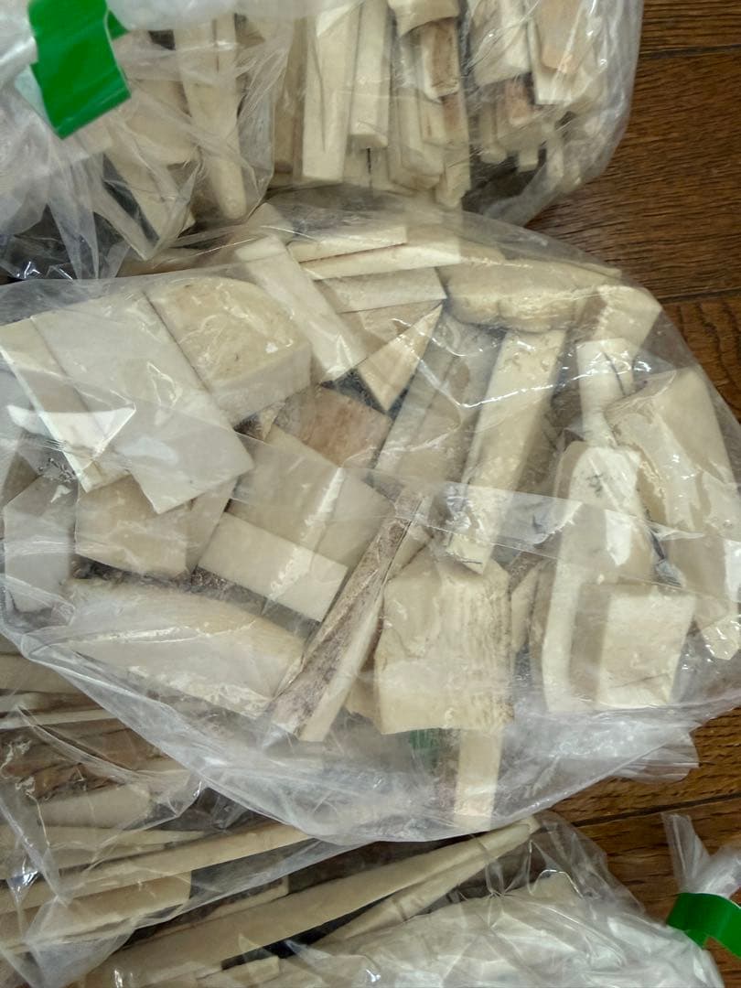 天然素材 白材 マンモス 重量2.0kg 加工用素材用 中古品 。