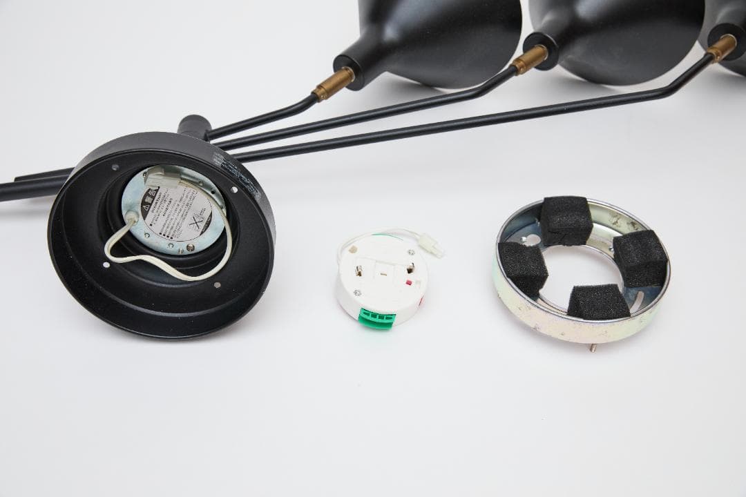 リモコン式 可動型3灯式シーリングスポット　ブラック