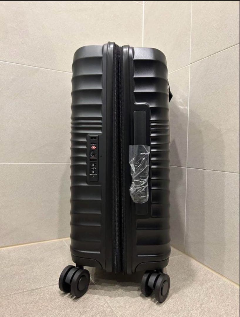 T*a様 ノースフェイス キャリーバッグ 20インチ ブラック 国内未入荷　韓国