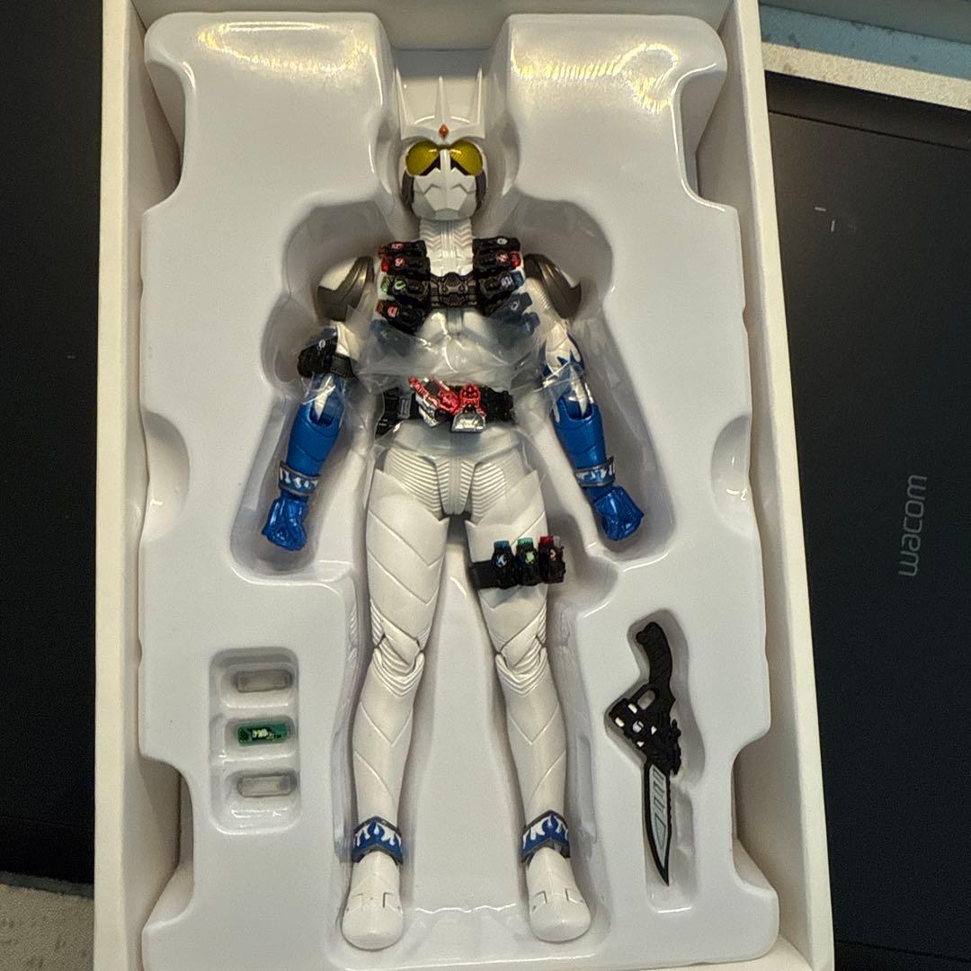 S.H.フィギュアーツ 真骨彫製法 仮面ライダー エターナル W(ダブル)