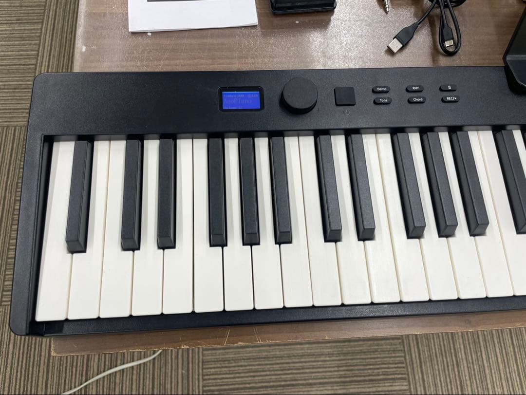 折りたたみ電子ピアノ　88鍵盤　充電タイプ　ブラック