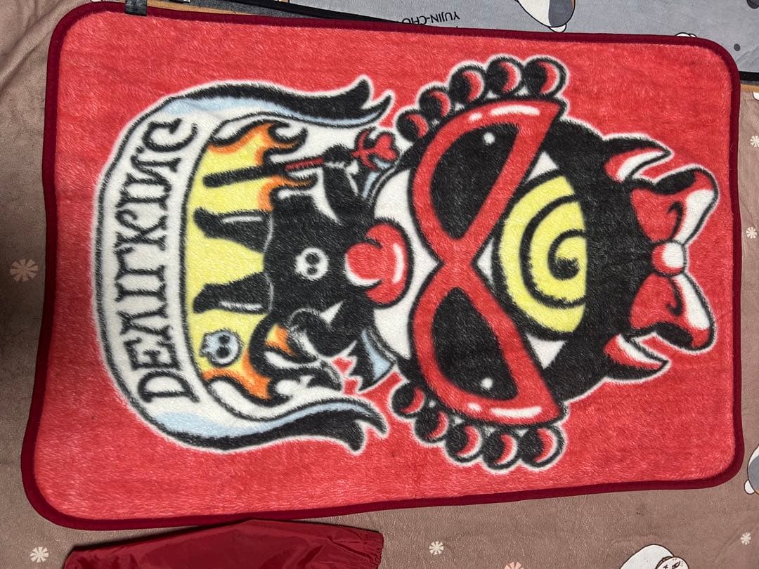 DEVIKINGキャラクターブランケットと収納袋