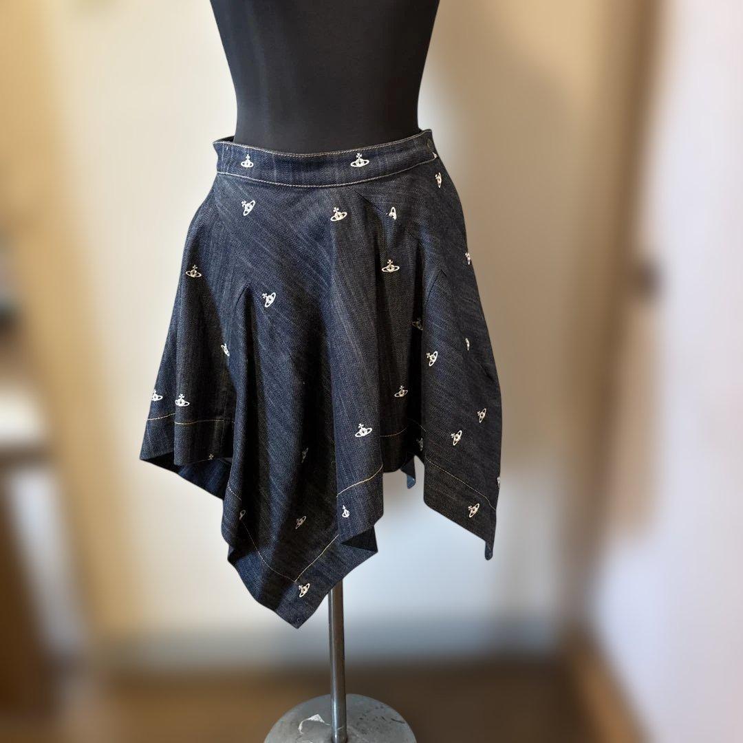 ヴィヴィアンウエストウッド　中古　オーブ刺繍変形デニムスカート