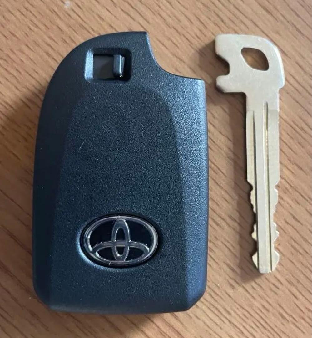 トヨタ　純正　ハイエースバンスーパーGL スマートキー