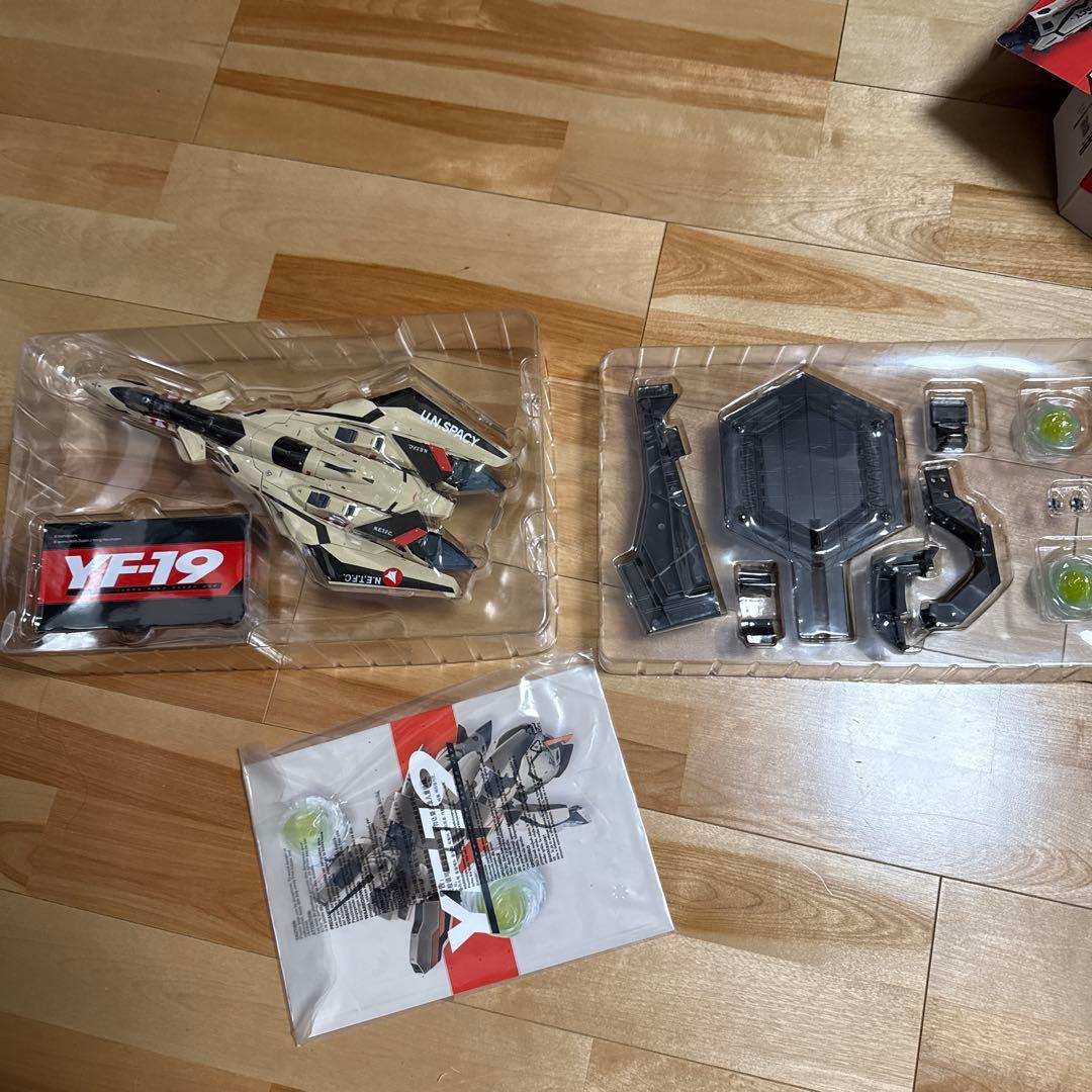 BANDAI YF-19 マクロスプラス　DX超合金（開封済）